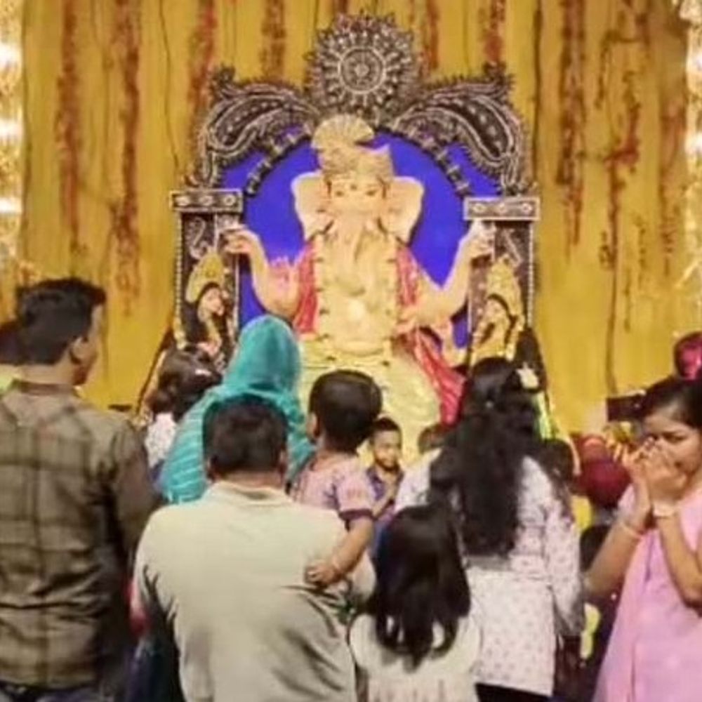 महाराष्ट्र के सिद्दी विनायक मंदिर की थीम पर बना पंडाल:रायगढ़ में 2 सालों से कर रहे आयोजन, 30 को भव्य भंडारा