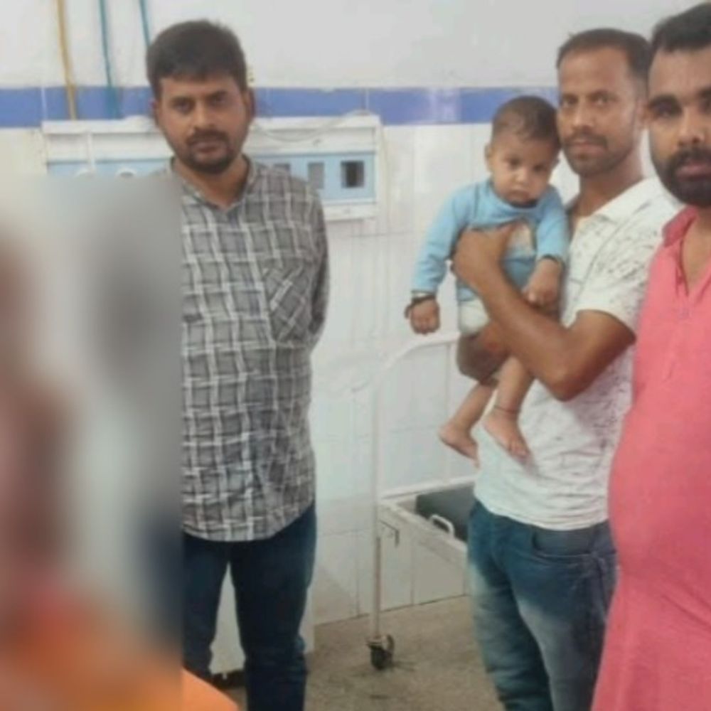 बक्सर में ट्रेन की छत पर चढ़ा युवक:हाई टेंशन की चपेट में आने से झुलसा, सात दिन बाद पटना में मौत