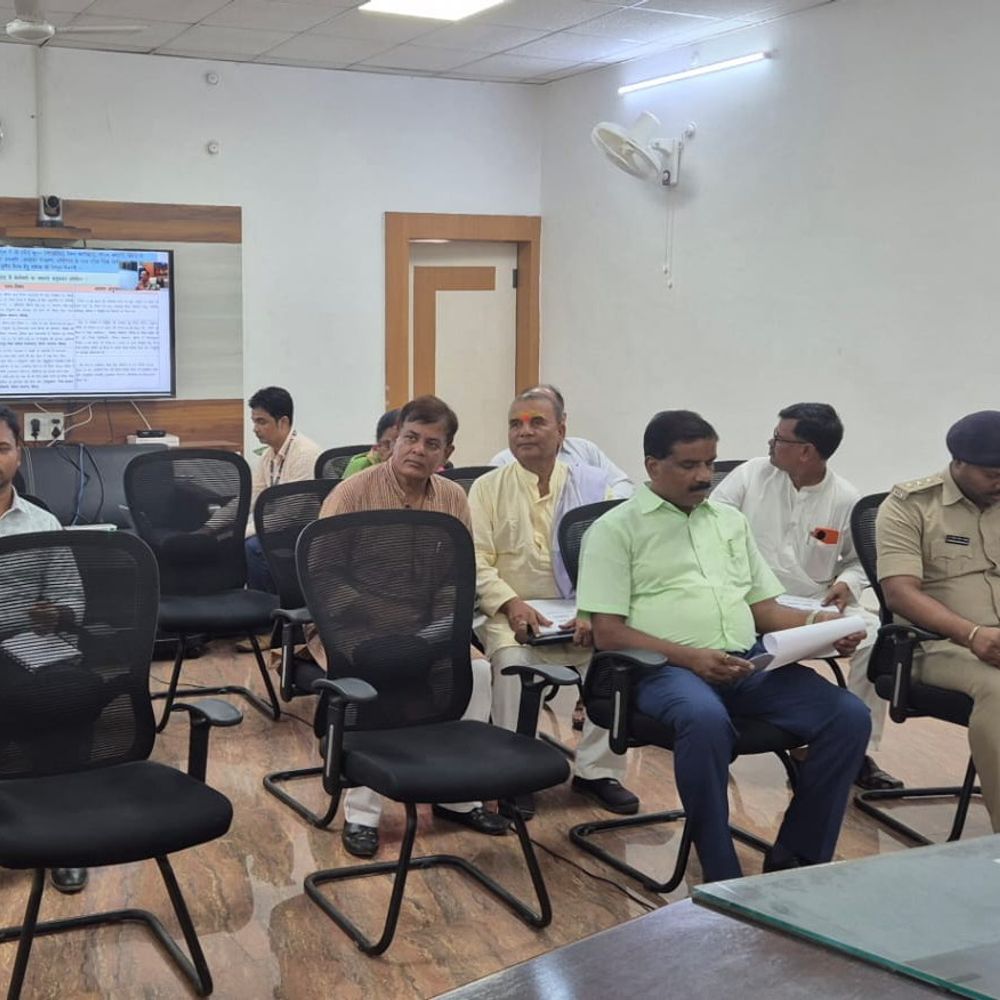 बेतिया मेंसSC-ST अत्याचार निवारण समिति की बैठक:डीएम बोले- पीड़ितों को वित्तीय लाभ और नियुक्तियों में देरी बर्दाश्त नहीं