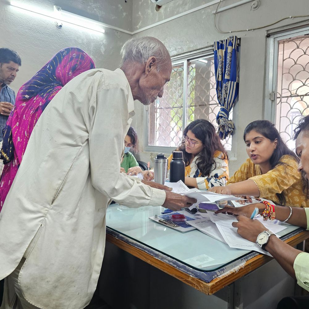 मंदसौर जिले में स्क्रब टायफस के 60 मरीज मिले:पिस्सुओं के काटने से फैलती है बीमारी, डॉक्टरों ने दी सतर्क रहने की सलाह