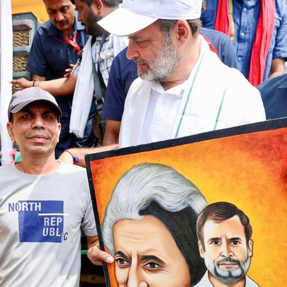 सीतामढ़ी में राहुल को मिला खास तोहफा:  स्थानीय कलाकार ने बनाया दादी इंदिरा के साथ राहुल का स्केच, देखकर भावुक हुए – Sitamarhi News
