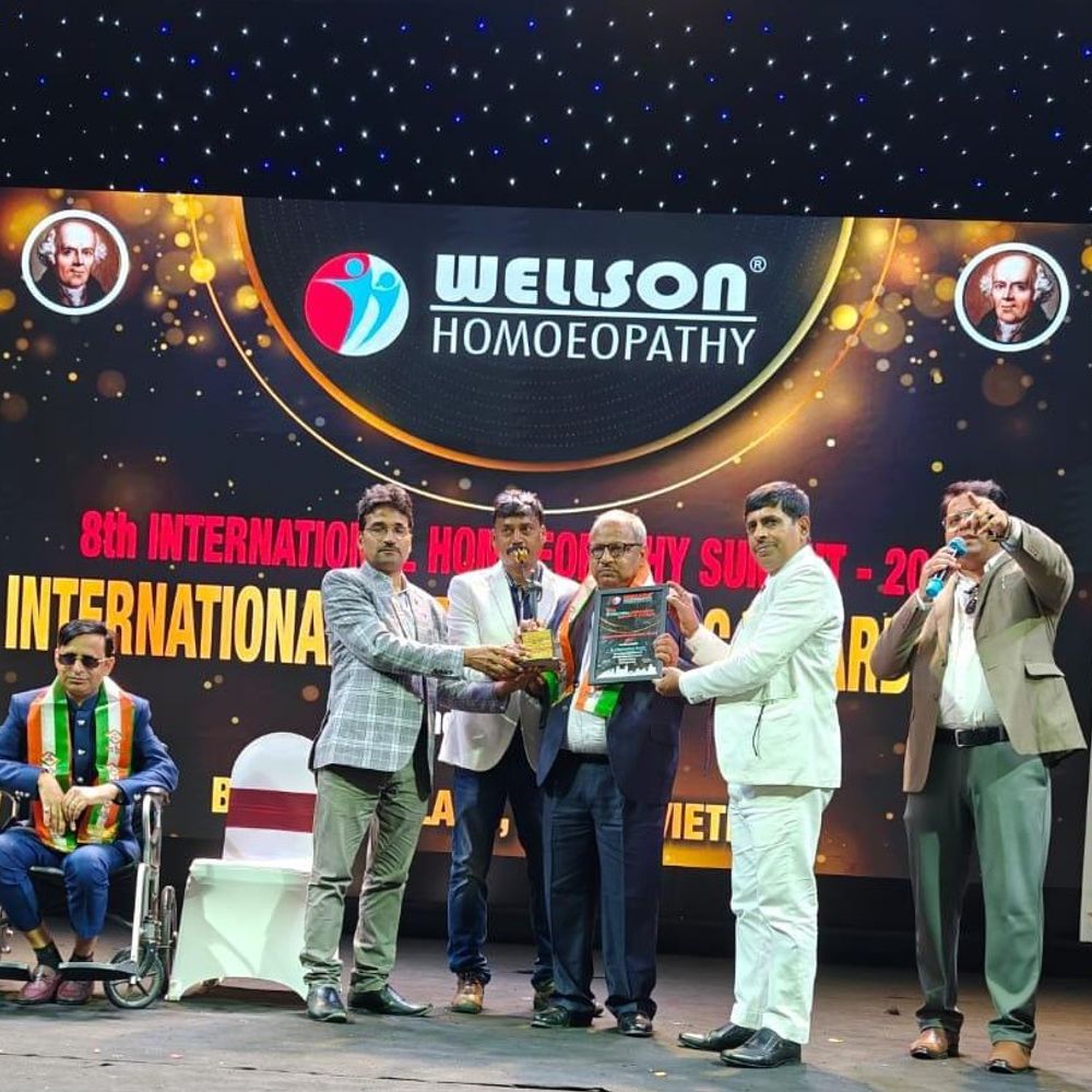अंतरराष्ट्रीय होम्योपैथिक सम्मेलन में भारतीय डॉक्टर को सम्मान:वियतनाम में सुबोध कुमार को मिला होमियो लीजेंड अवॉर्ड, गंभीर रोगों के इलाज में एक्सिलेंस के लिए चयन