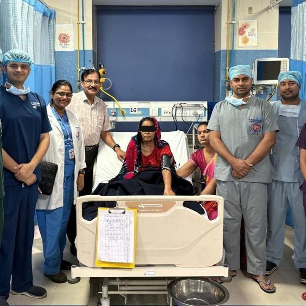 महिला के पेट से आठ किलो का ट्यूमर निकाला:लखनऊ में हुई जटिल सर्जरी, KGMU में मरीज को मिला नया जीवन