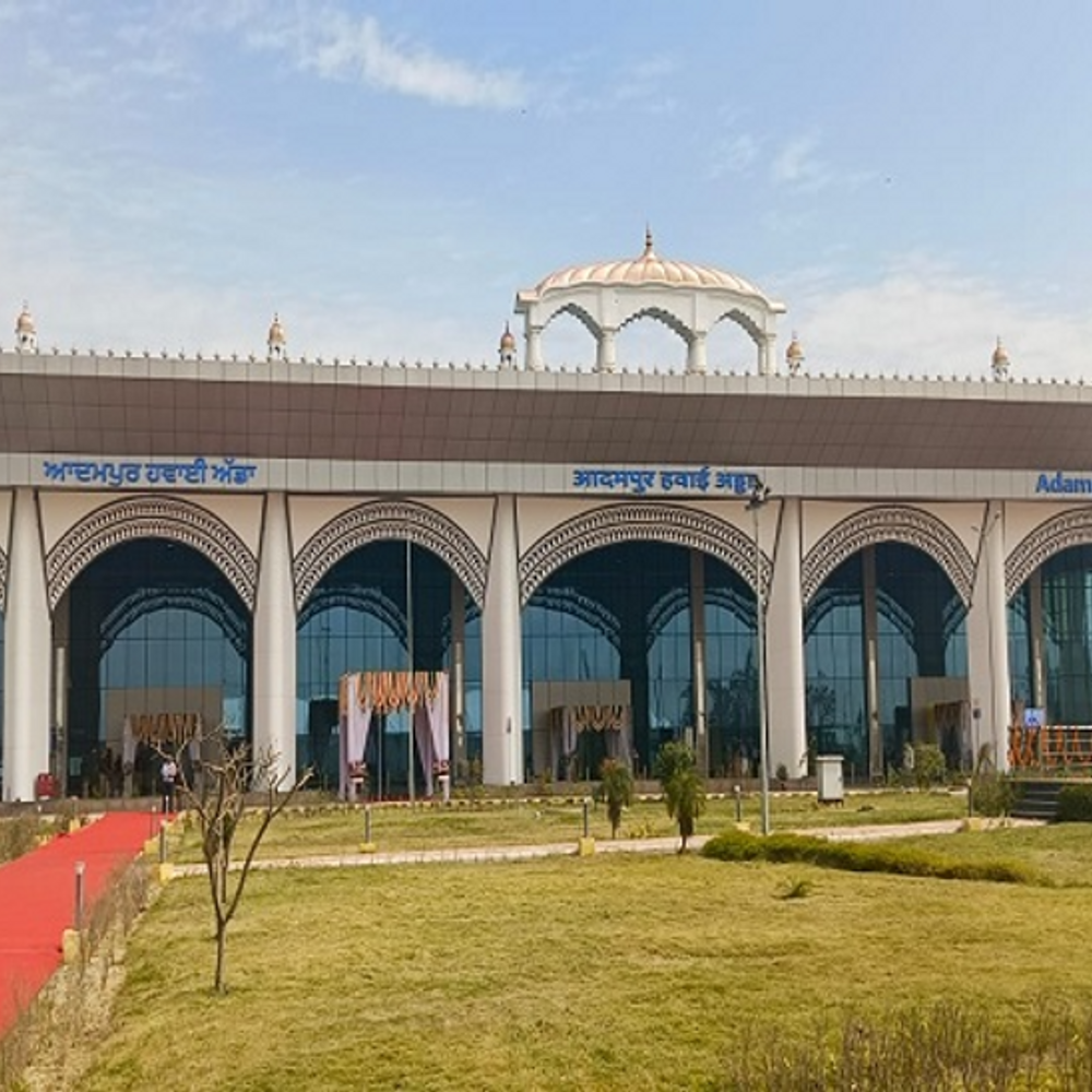 जालंधर से दिल्ली की फ्लाइट रद्द:3 सितंबर तक होगी परेशानी, चंडीगढ़-अमृतसर एयरपोर्ट जाना होगा, यात्री बोले-जरूरी काम प्रभावित होते हैं