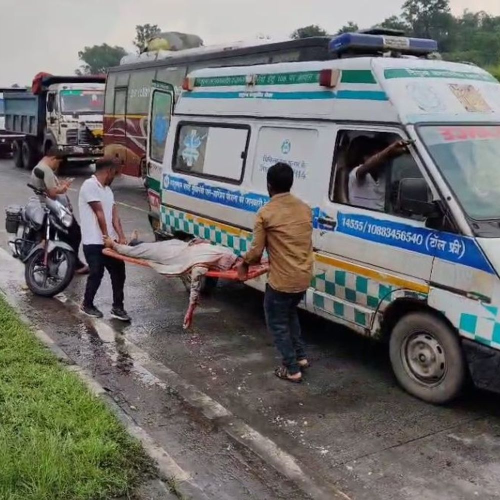 कतरास में ट्रक ने ऑटो को मारी टक्कर:  कपड़ा फेरी करने वाले यूपी के युवक की मौत, चालक ट्रक लेकर हुआ फरार – Dhanbad News