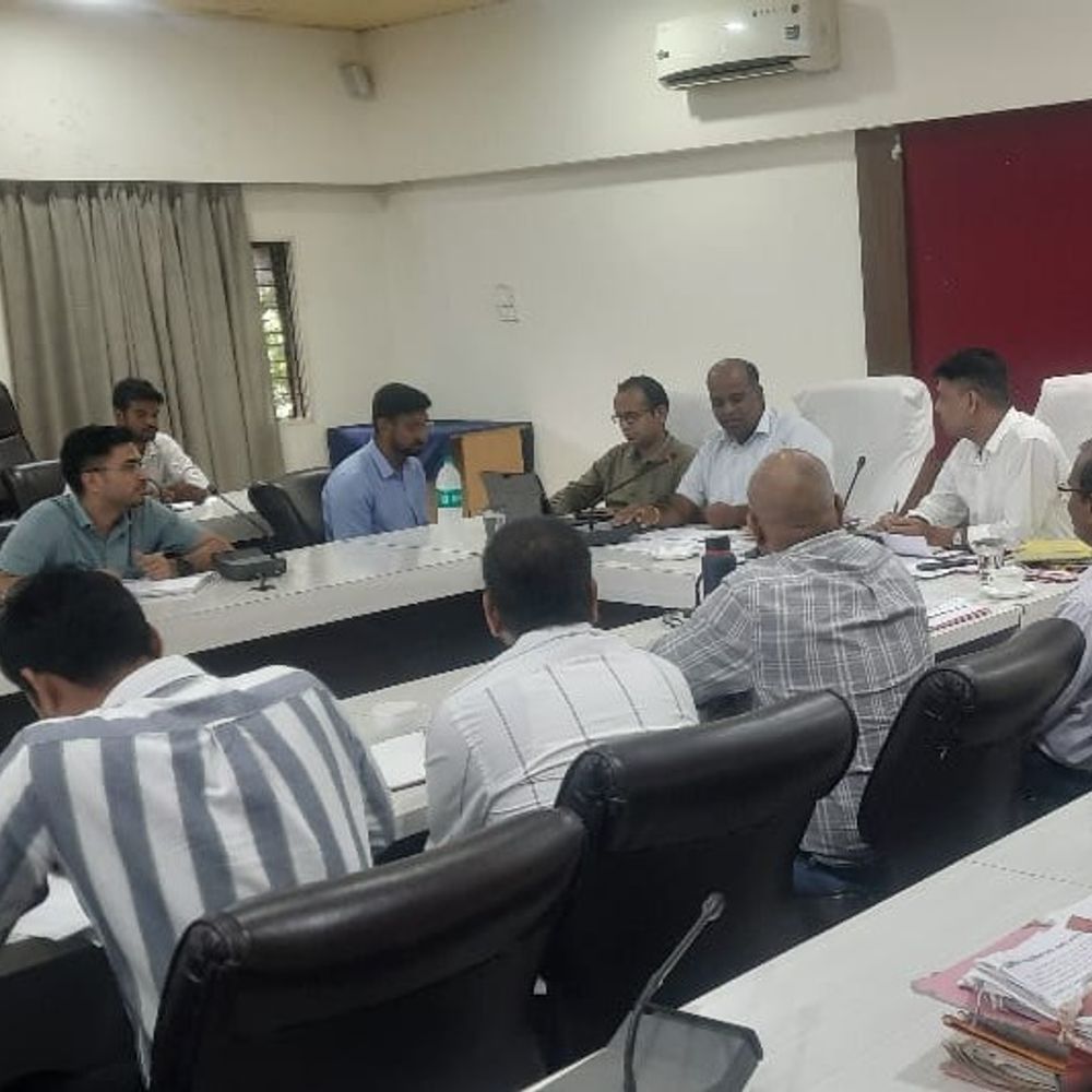 203 आंगनवाड़ी भवनों का निर्माण जल्द पूरा करने के निर्देश:  राजगढ़ कलेक्टर ने कहा- एक माह में हो काम पूरा, खिलचीपुर के दो अधिकारियों को नोटिस – rajgarh (MP) News