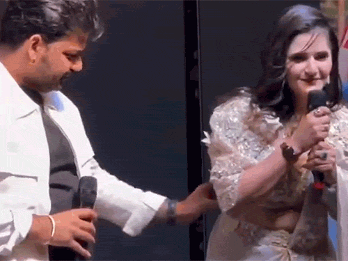 हरियाणवी एक्ट्रेस अंजलि ने भोजपुरी इंडस्ट्री छोड़ी:बिहार के एक्टर पवन ने गलत तरीके से छुआ, बोलीं- उनके फैंस के सामने बोल नहीं पाई