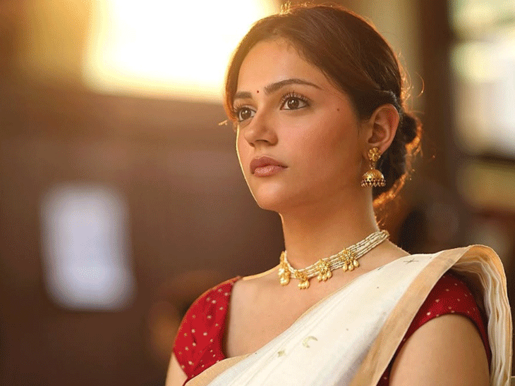 अनीत पड्डा के दादाजी को है अल्जाइमर:एक्ट्रेस ने बताया- उन्हें मेरा नाम याद नहीं, लेकिन ‘सैयारा’ में देखकर मुझे पहचान लिया