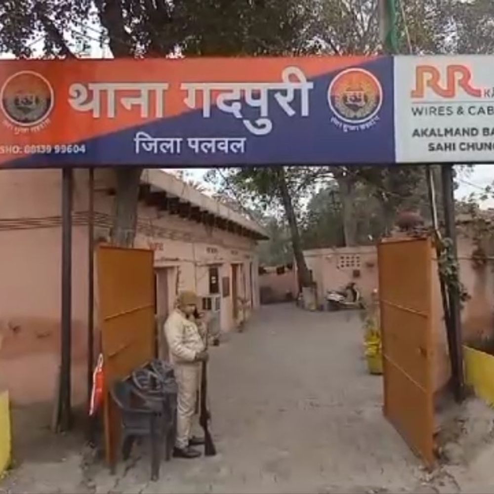 पलवल में दो भाईयों पर हमला:  पंचायत चुनाव की रंजिश, 15 लोगों ने रोका, हथौड़े और कुल्हाड़ी से किया वार – Palwal News