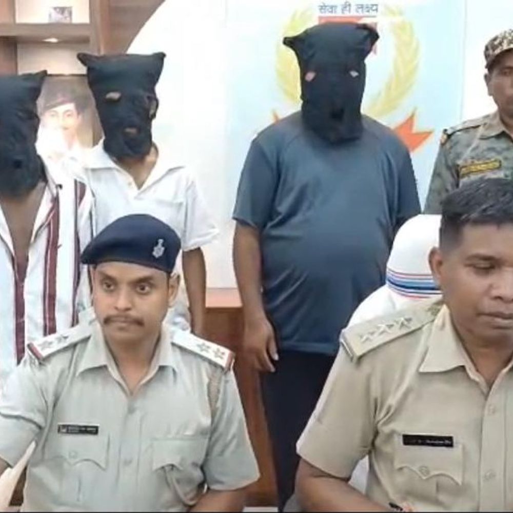 ब्राउन शुगर तस्करी का भंडाफोड़:  सरायकेला में 20 ग्राम नशीला पदार्थ के साथ तीन तस्कर गिरफ्तार – saraikela kharsawan News