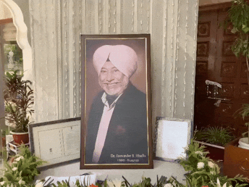 पंजाबी कॉमेडी किंग भल्ला की अंतिम अरदास:बेटी अशप्रीत बोली- पापा आप मेरी स्ट्रेंथ थे; पीएम मोदी ने पत्र लिखकर जताया शोक