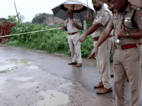 अमृतसर में पुलिस-आतंकी मुठभेड़:अरेस्ट करने गई टीम पर की फायरिंग, करणदीप सिंह घायल, 4 गिरफ्तार, टारगेट किलिंग नेटवर्क का खुलासा