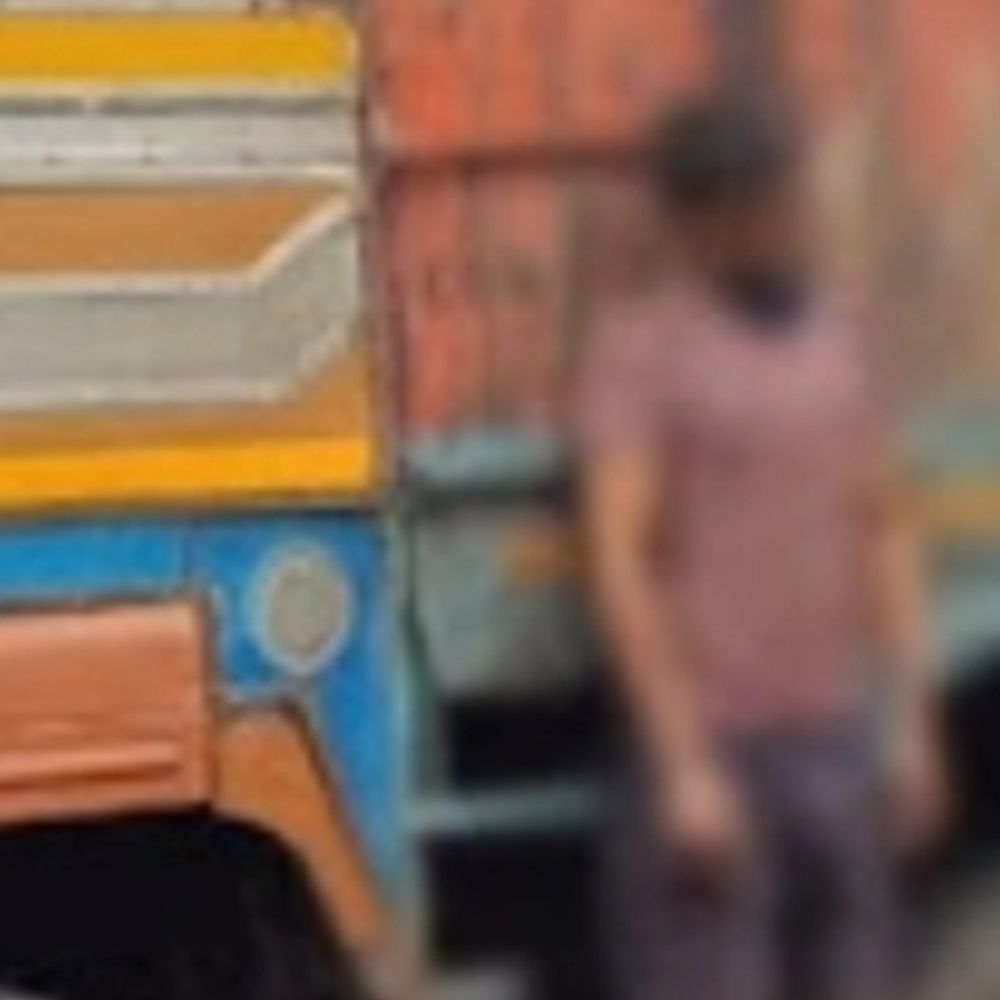 ट्रक ड्राइवर ने खदान में की आत्महत्या:  SECL कर्मियों से परेशान होकर ट्रक में फांसी लगाई, 12 दिन से कोयला लोडिंग का था इंतजार – Surajpur News