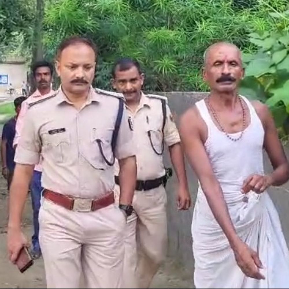 दरभंगा में कैंची से गोदकर पत्नी की हत्या, पति गिरफ्तार:दूसरे लड़के से अफेयर था, 26 अगस्त को बिना बताए दिल्ली गई थी; 5 साल पहले लव मैरिज हुई थी