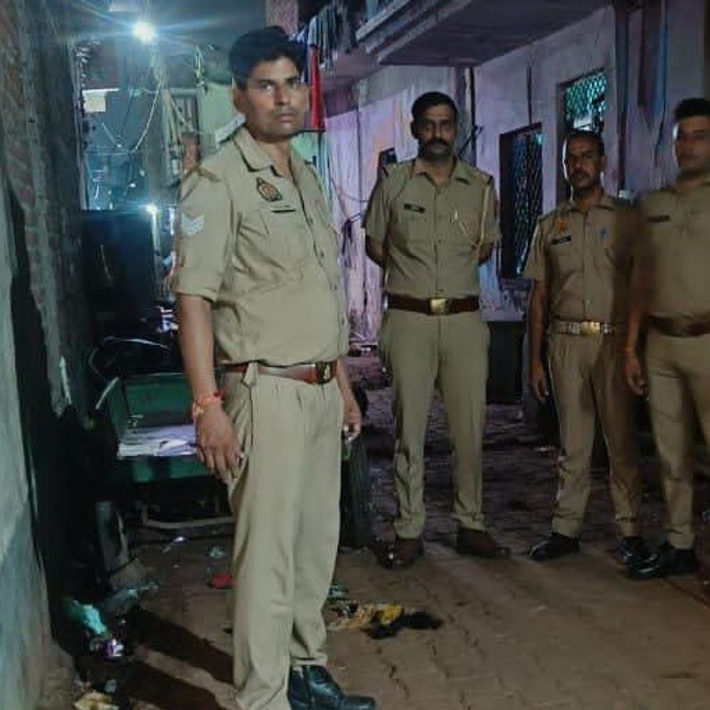 मेरठ में पुरानी रंजिश में चले ईंट-पत्थर:1 बुजुर्ग की मौत, 2 महिलाओं समेत 3 गिरफ्तार