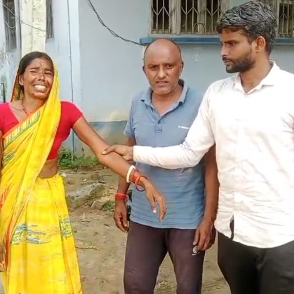 नवादा में नदी किनारे मिला व्यक्ति का शव:शुक्रवार शाम घर से निकला था, परिजनों ने गांव के युवक पर लगाया हत्या का आरोप