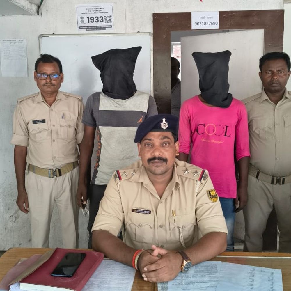 मधेपुरा में युवक की पीट-पीटकर हत्या मामले में 2 गिरफ्तार:पीलर से बांधकर पीटने का वीडियो वायरल होने के बाद कार्रवाई, ग्रामीण गांव छोड़कर भागे