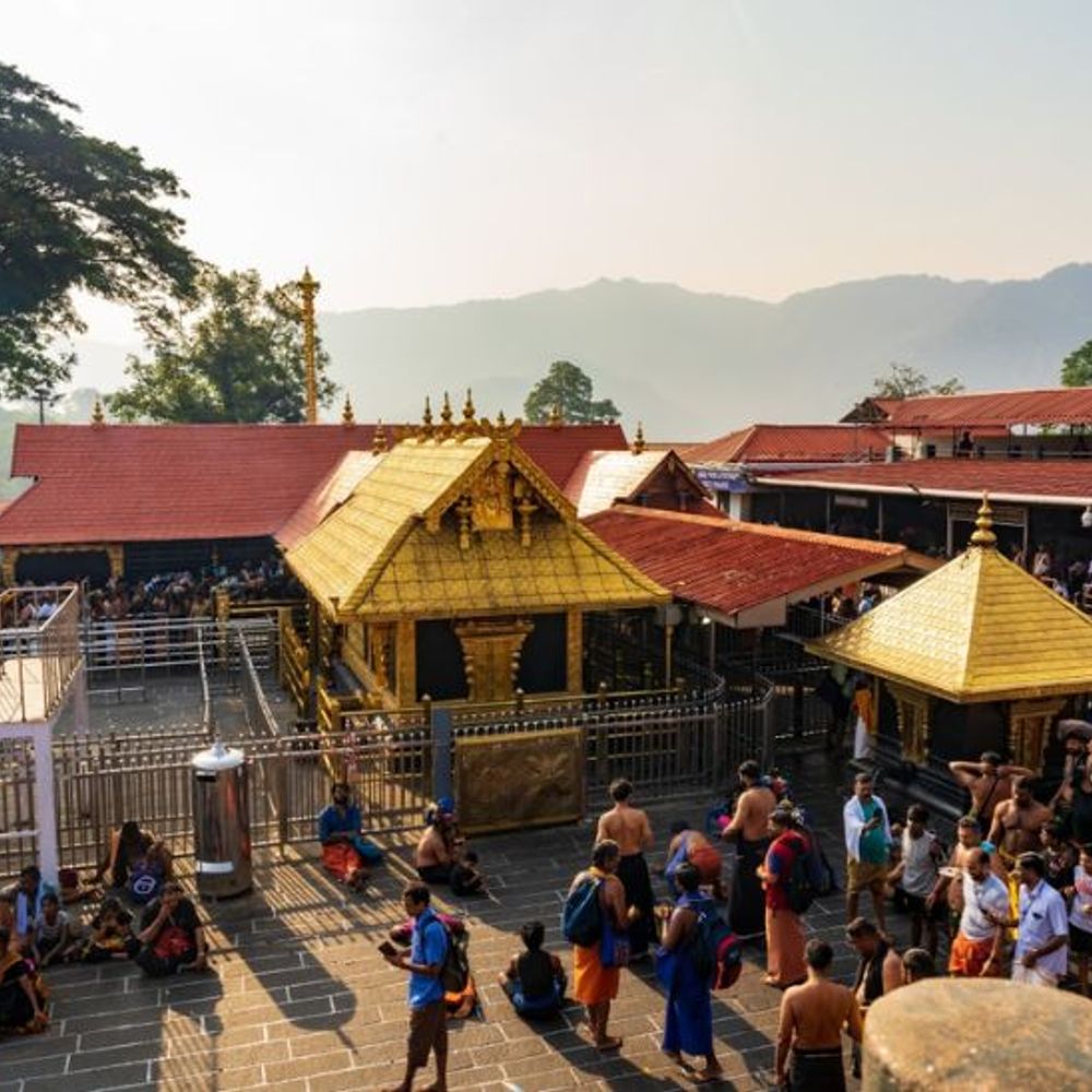 केरल- पहली बार सियासत के सेंटर पॉइंट बन रहे हिंदू:वाम सरकार करा रही अयप्पा सम्मेलन; 20 सितंबर से सबरीमाला मंदिर में आयोजन