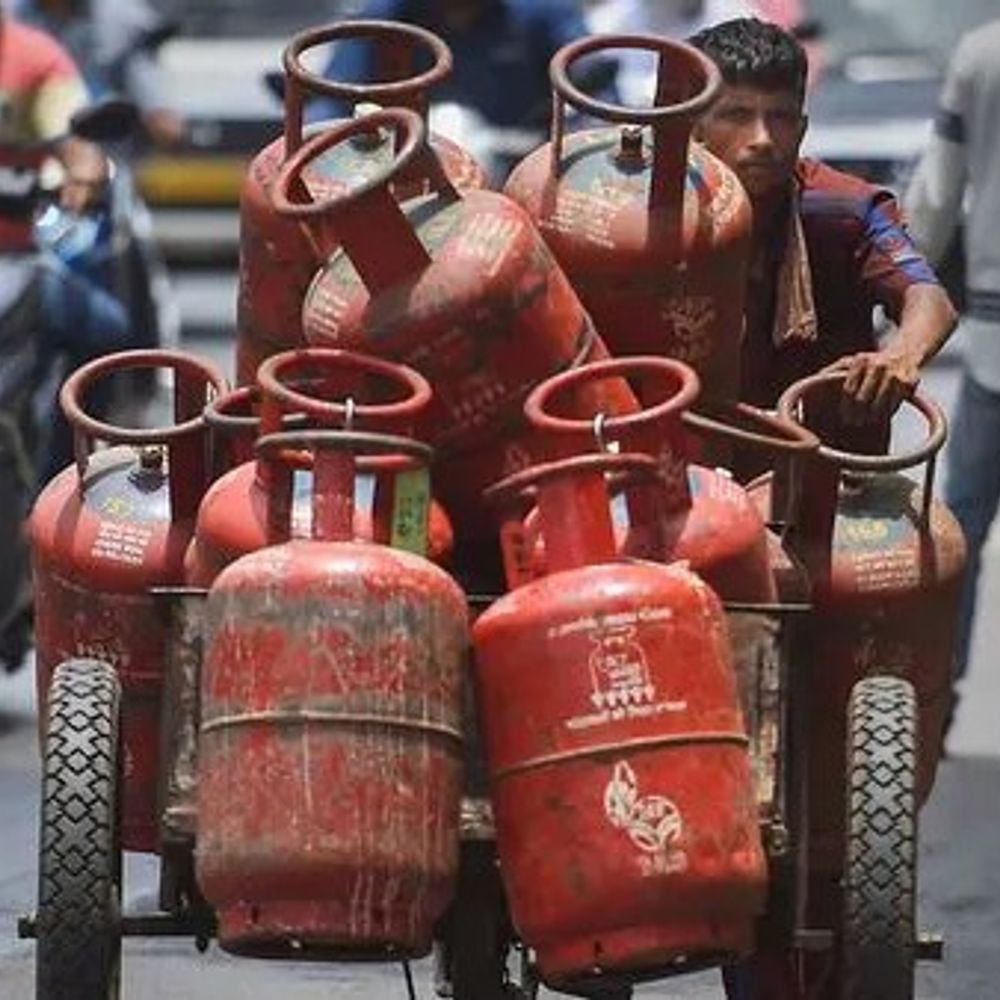 1 सितंबर से होंगे 7 बड़े बदलाव:सीधे आपकी जेब पर पड़ेगा असर, सिल्वर ज्वेलरी की हॉलमार्किंग लागू होगी