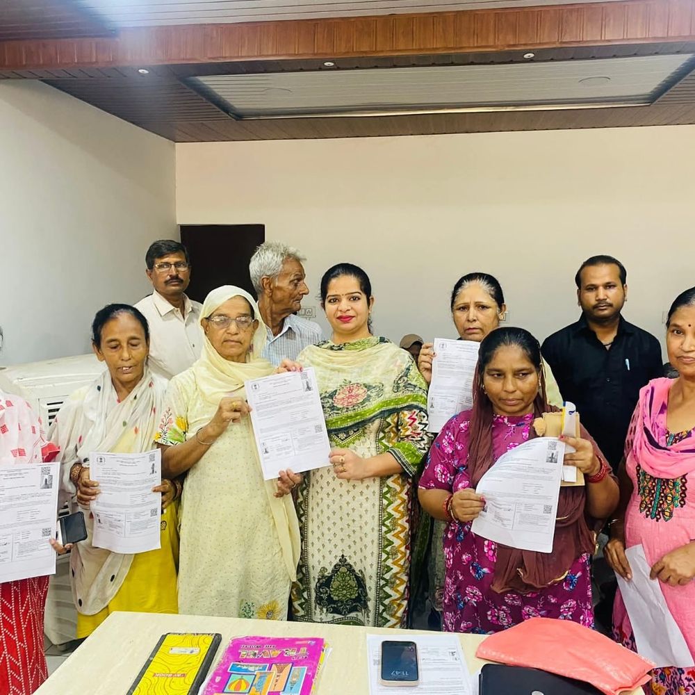 मेयर ने बुजुर्गों को पेंशन प्रमाण पत्र वितरित किए – Ludhiana News