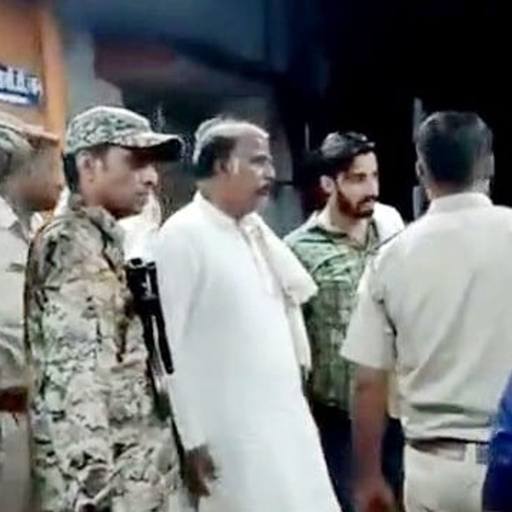 दौसा में पूर्व सरपंच को भारी पड़ा पुलिस से उलझना:  एमवी एक्ट के तहत कार्रवाई के दौरान अभद्रता का आरोप; देर रात SMS अस्पताल में कराया मेडिकल – Dausa News