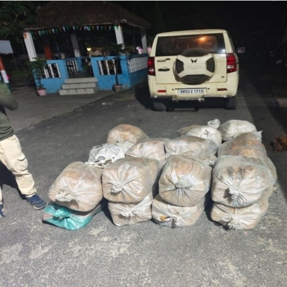 बोलेरो में लाई जा रही 2100 बोतल शराब जब्त:सुपौल में 2 तस्कर भी धराए, वाइन की कीमत 2 लाख रुपए