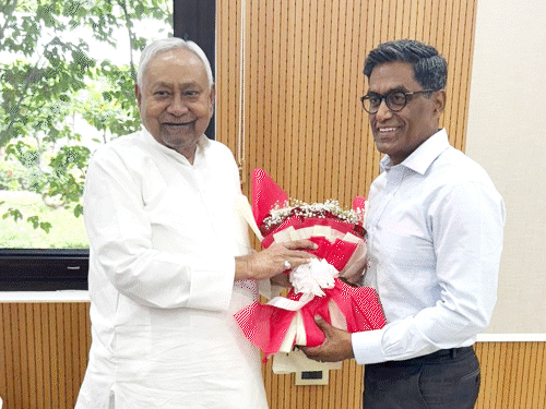 IAS ऑफिसर प्रत्यय अमृत ने संभाला मुख्य सचिव का पदभार:सबसे पहले CM नीतीश से मिलने पहुंचे, कटिहार-छपरा के DM सहित कई पद संभाल चुके हैं