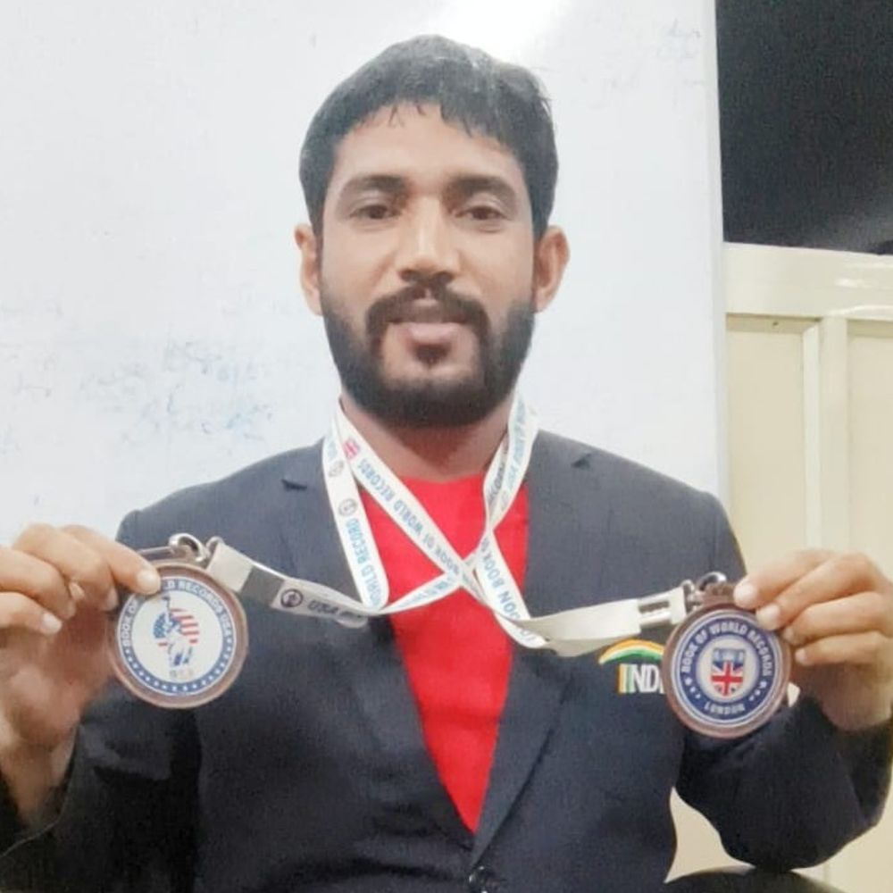 जो फिट रहेगा वह हिट रहेगा:37 घंटे तक सूर्य नमस्कार करने वाले संदीप आर्य रतलाम आए; पौलेंड के वैज्ञानिक रिसर्च करेंगे