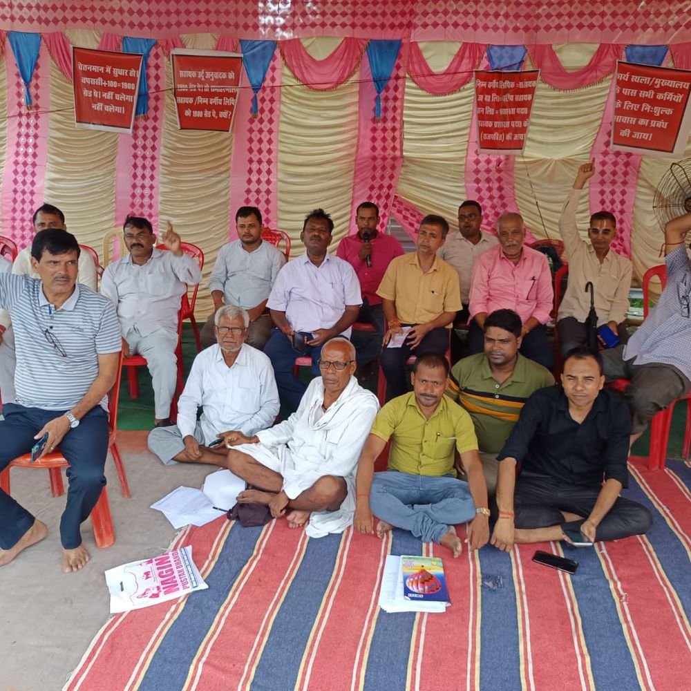 जहानाबाद में अनुसचिवीय कर्मचारियों की हड़ताल 25वें दिन भी जारी:10 सूत्री मांगों को लेकर विरोध, वेतन और बीमा समेत कई मुद्दे शामिल