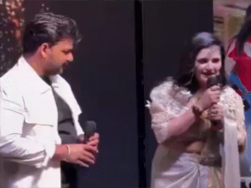 'कमर छूने से पहले पवन जी को सोचना था':ज्योति सिंह बोलीं- वो भी किसी की बहन-बेटी है; अंजलि ने कहा- मुझे पोर्न स्टार बता रहे