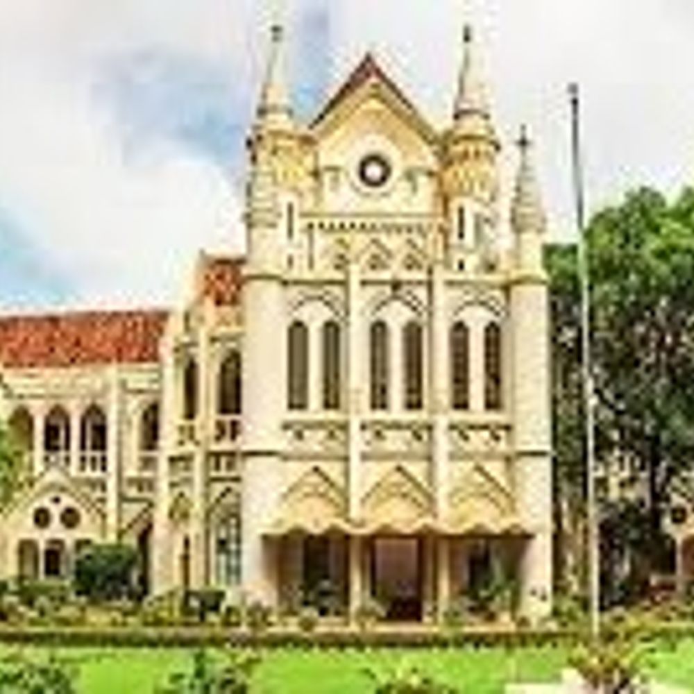 जॉली एलएलबी-थ्री फिल्म विवादों में घिरी:वकील-जज पर फिल्माए गए गाने को लेकर हाईकोर्ट में याचिका दायर, 'भाई वकील है‘ गाने को चुनौती