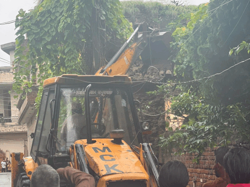 कपूरथला में निगम ने 3 बिल्डिंग गिराई:  14 को चिह्नित किया, नोटिस जारी; बारिश के कारण गिरने का खतरा वजह – Kapurthala News