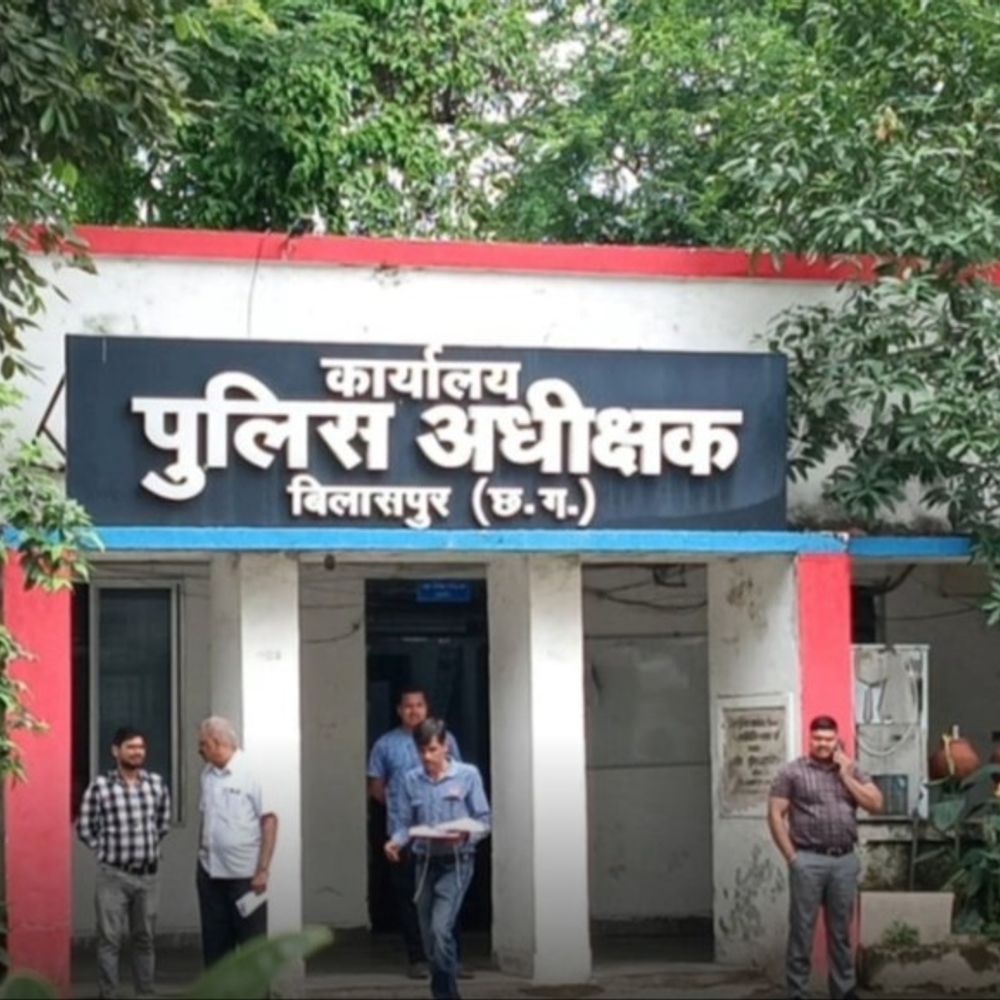 बिलासपुर में शराब तस्कर से दो कांस्टेबल ने लिए 40000:नाराज एसएसपी ने दोनों को किया सस्पेंड, रतनपुर टीआई लाइन अटैच, राजपूत बने नए थाना प्रभारी