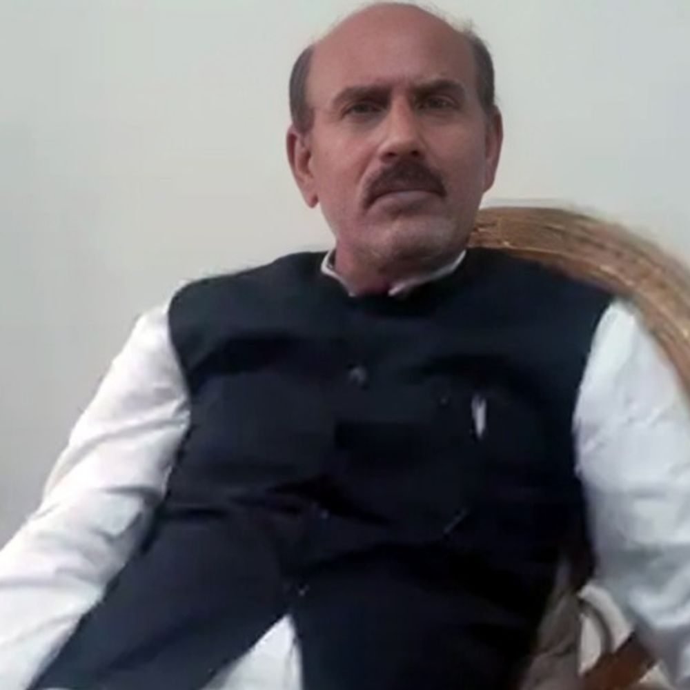 पूर्व मंत्री केएन त्रिपाठी पर बॉडीगार्ड से मारपीट का मामला:  एससी-एसटी एक्ट में एफआईआर, पुलिस एसोसिएशन ने डीजीपी से की कार्रवाई की मांग – Palamu News