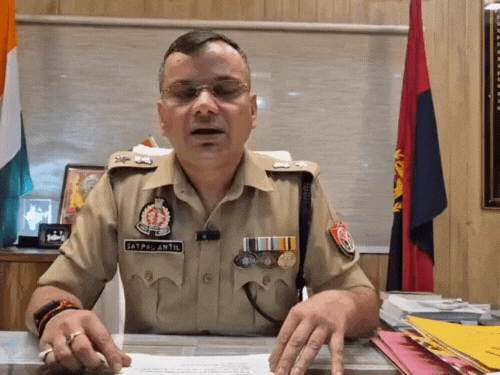 पाकबड़ा SHO समेत 10, पुलिस वाले सस्पेंड:मुरादाबाद के SSP ने की कड़ी कार्रवाई,UP-112 की पूरी टीम भी निलंबित