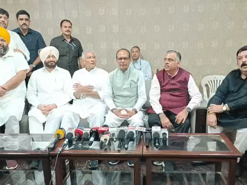 केंद्रीय कृषि मंत्री शिवराज अमृतसर पहुंचे:बोले- 2 केंद्रीय टीमें पंजाब में नुकसान का आकलन कर रहीं; बाढ़ग्रस्त इलाकों में भी जाएंगे