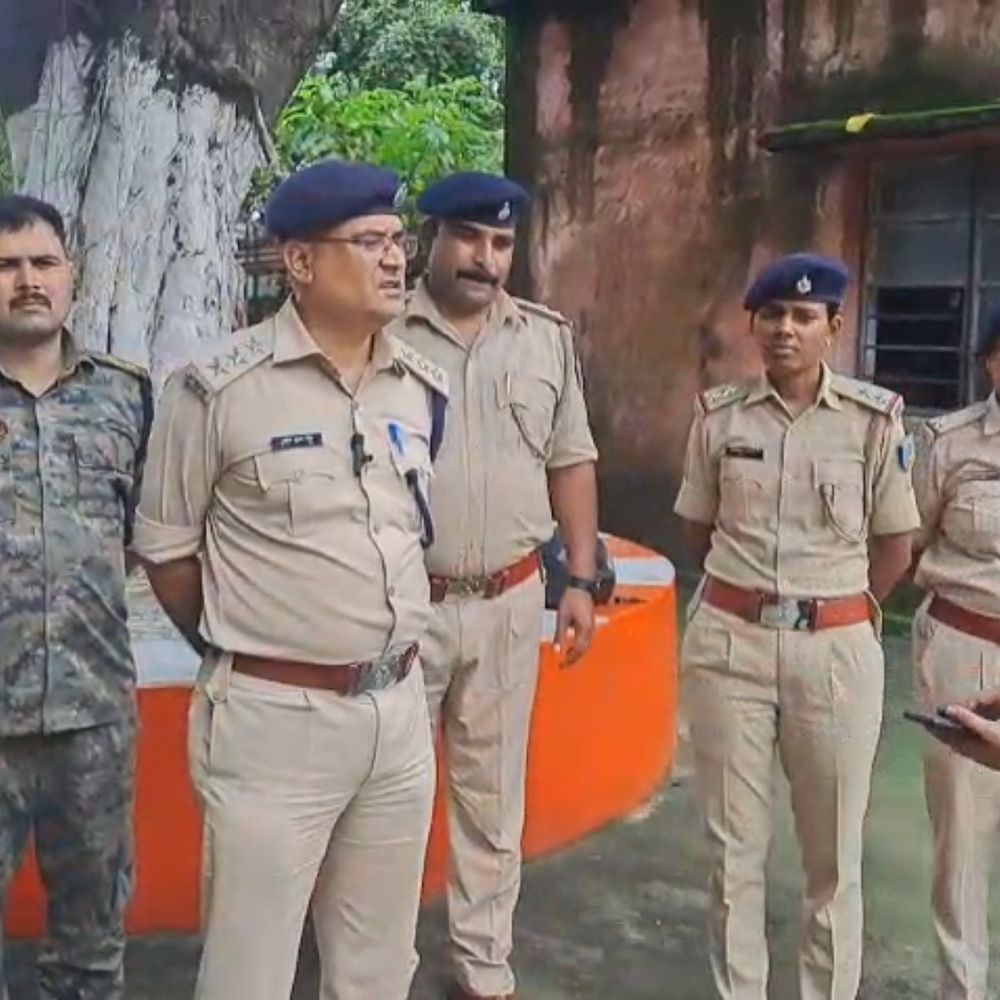चास में जमीन विवाद में पुलिस पर हमला:  एसआई को लगी चोट, एक दर्जन लोग गिरफ्तार; एक दर्जन से अधिक आरोपी हिरासत में – Bokaro News