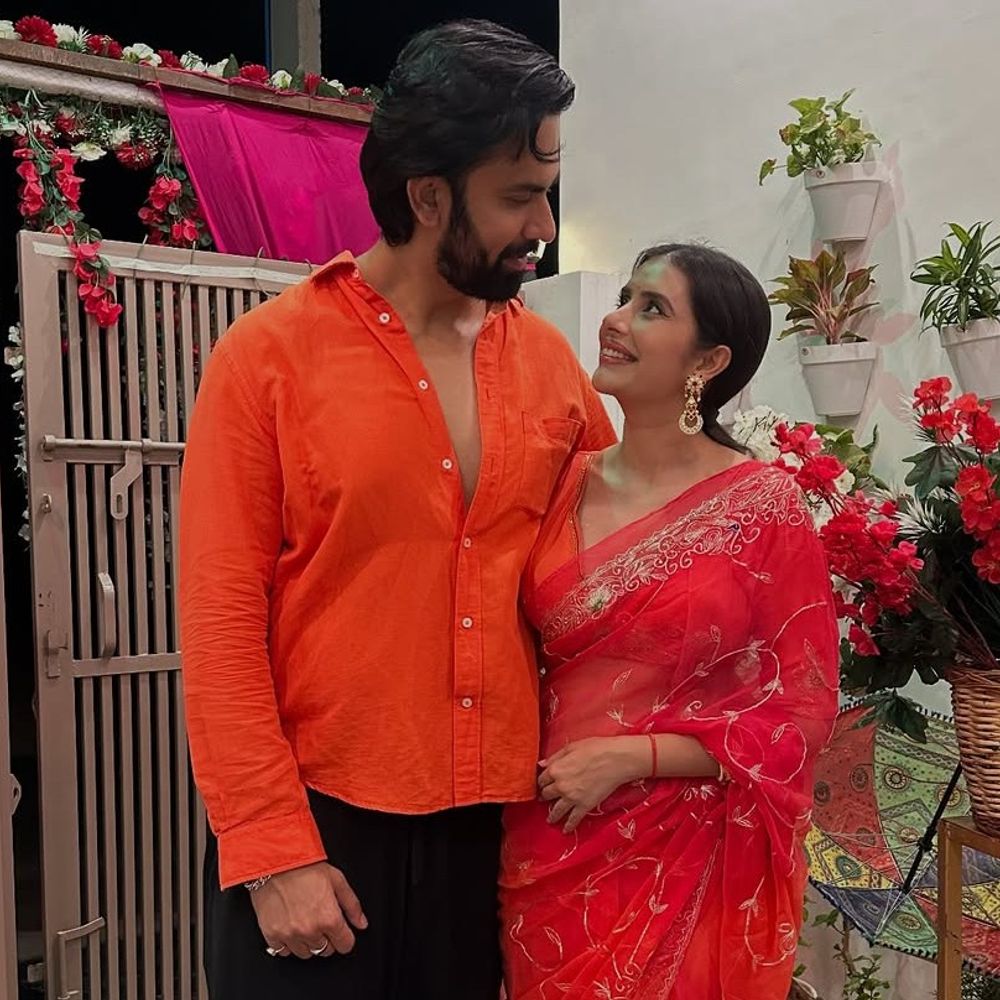 राजीव सेन ने एक्स वाइफ चारू संग फोटोज शेयर कीं:एक-दूसरे को प्यार से निहारते नजर आए; 2023 में हुआ था तलाक