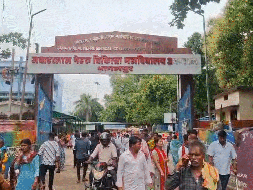 भागलपुर में तेज रफ्तार बाइक ने महिला को मारी टक्कर:हादसे के बाद परिजनों के साथ आरोपी अस्पताल पहुंचा, मौत के बाद मौके से फरार