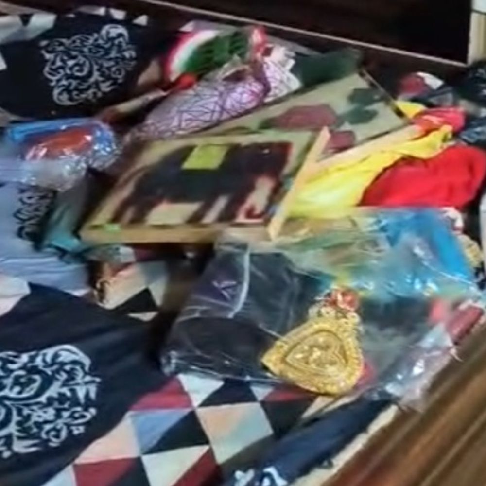 बेतिया में चोरों ने तोड़ा घर का ताला:46 हजार नकद और सोने-चांदी के गहने ले गए , परिवार सो रहा था, पुलिस जांच में जुटी