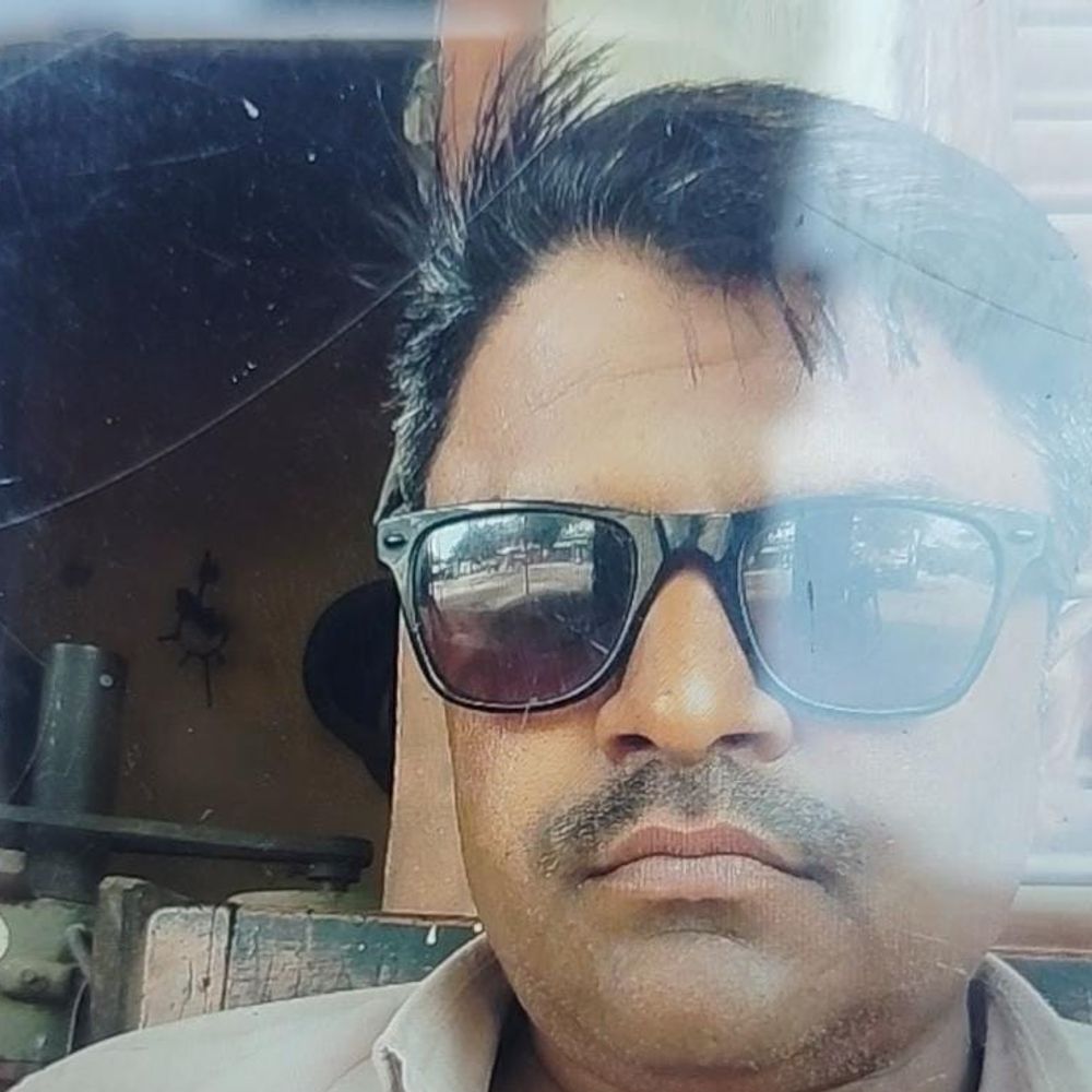 महोबा में सांप के काटने से वेल्डर की मौत:सोते समय काटा, शरीर नीला पड़ा; इलाज के दौरान दम तोड़ा