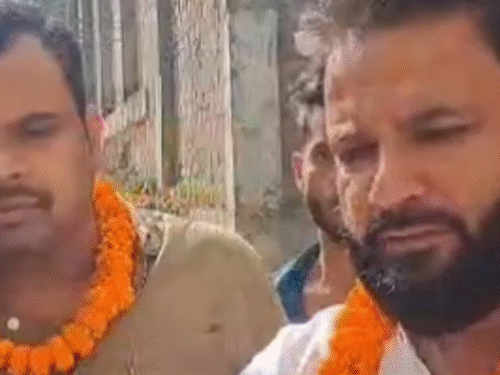 गंगा-पुनपुन-नारायणी संगम पर वारुणि मेले का आगाज:श्रद्धालुओं ने किया गंगा स्नान और पूजा, झूले और सर्कस बने आकर्षण