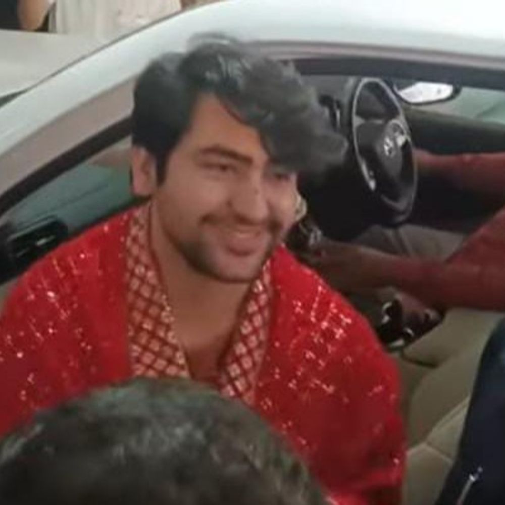 धीरेंद्र शास्त्री का कार्यक्रम ऐनवक्त पर कैंसिल:आगरा में 4 गुना भीड़ पहुंची तो प्रशासन ने परमिशन रद्द की