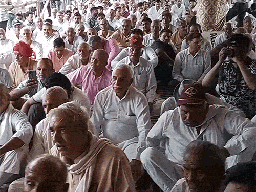 फिल्म 120 बहादुर को लेकर गुरुग्राम में महापंचायत:अहीर समाज ने टाइटल बदलने की मांग की, 120 वीर अहीर' रखने पर जोर