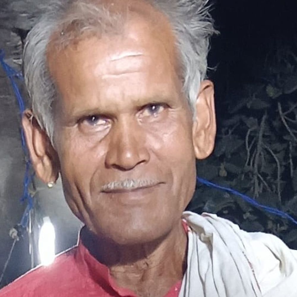 सड़क हादसे में घायल वृद्ध की इलाज के दौरान मौत:वैशाली में आक्रोशित ग्रामीणों ने एनएच पर शव रखकर किया जाम, मुआवजे की मांग