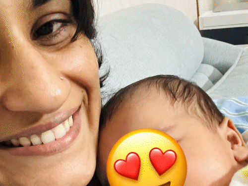 विनेश फोगाट के बेटे की पहली PHOTO सामने आई:भगवान कृष्ण के 2 नामों को जोड़कर नाम रखा; 2 महीने पहले मां बनी थीं रेसलर