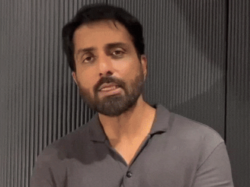 बाढ़ पीड़ितों की मदद करने पंजाब पहुंचे एक्टर सोनू सूद:बोले- सरकार किसानों का कर्ज माफ करे; मेरी टीम हर घर तक पहुंचेगी