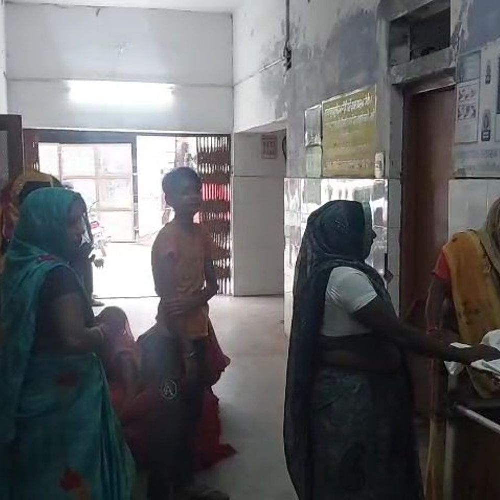 पीलीभीत में ई-रिक्शा की टक्कर से व्यक्ति की मौत:चालक फरार, सड़क पार करते समय हुआ हादसा