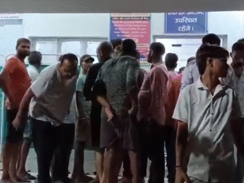 पूर्णिया में सगी बहन की गोली मारकर हत्या:मर्डर के बाद घर से भागा आरोपी भाई, खुद के दोस्त से था अफेयर