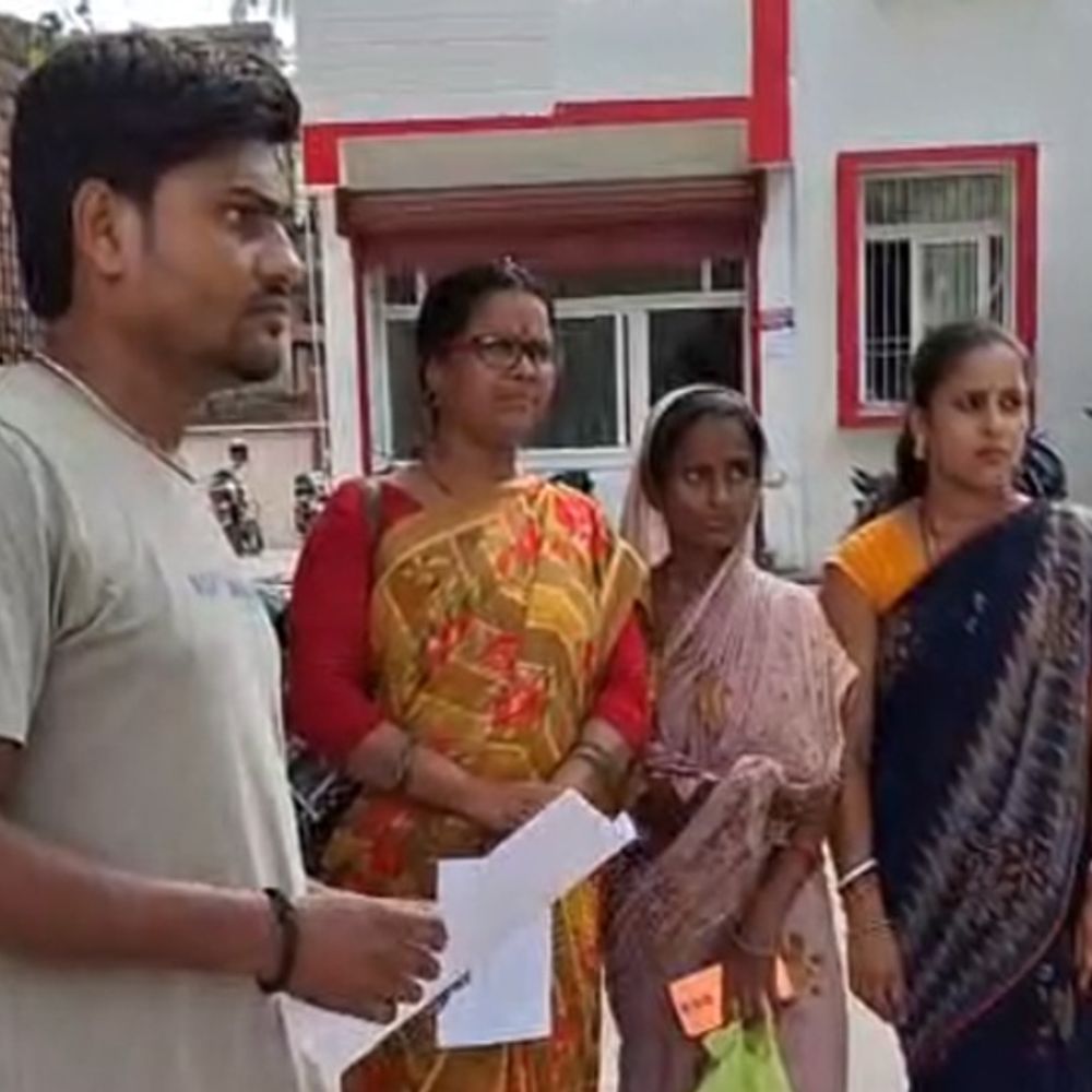 पुलिस और चालक पर मारपीट का आरोप:पीड़ित ने कहा- झूठे केस में फंसाने की दी धमकी, ग्रामीण एसपी से की शिकायत
